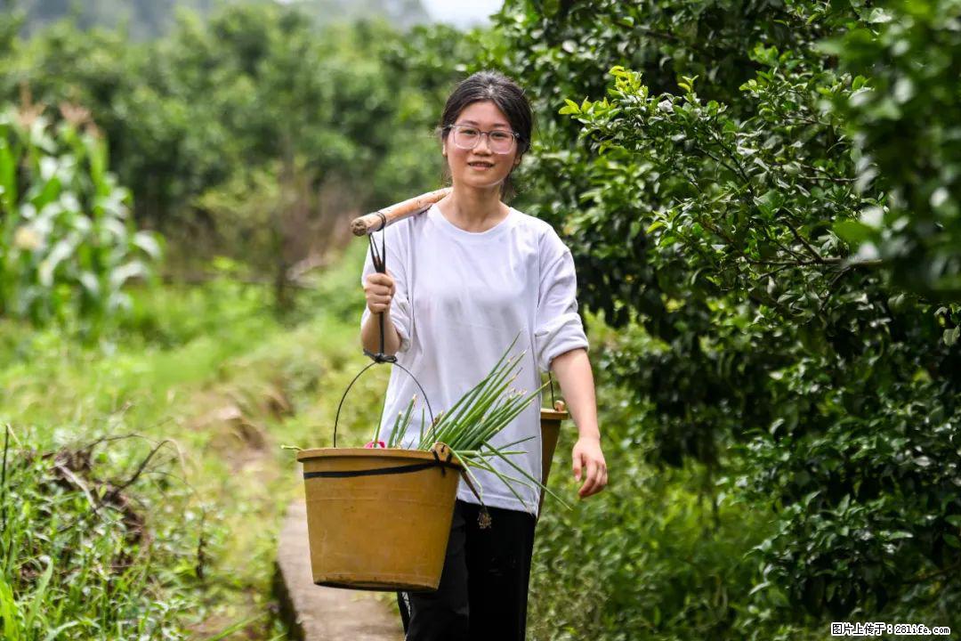 全网追的“扁担女孩”，找了一份暑假工，时薪12元 - 嘉兴生活资讯 - 嘉兴28生活网 jx.28life.com