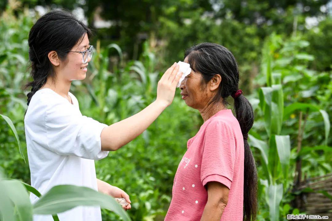 全网追的“扁担女孩”，找了一份暑假工，时薪12元 - 嘉兴生活资讯 - 嘉兴28生活网 jx.28life.com